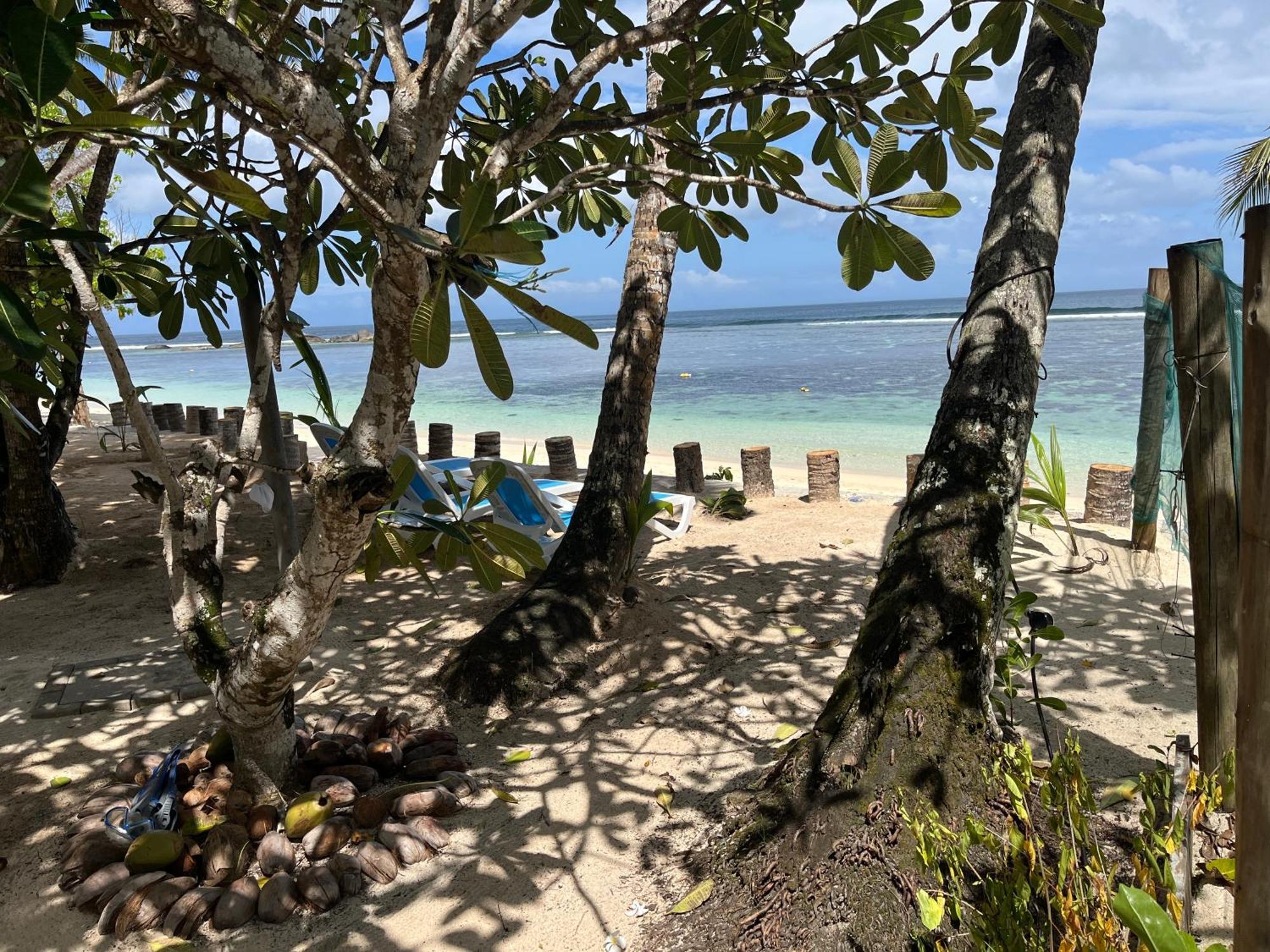 Beach Kaz Takamaka Exterior photo